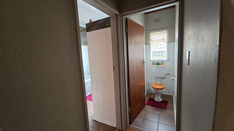 2 Bedroom Property for Sale in Langenhovenpark Free State